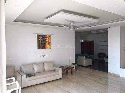4.5 BHK Fully Furnished Flat
