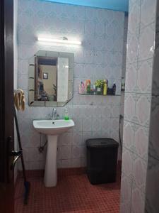 Bathroom Image of 2200 Sq.ft 3 BHK Independent House for sale in DDA Flats Munirka, Munirka New Delhi for Rs. 42500000