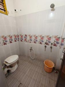 Bathroom Image of 1350 Sq.ft 2 BHK Builder Floor for rent in Bhavanipuram Colony Guntur for Rs. 9000