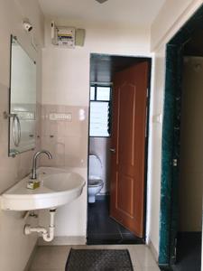 Common Bathroom Image of 600 Sq.ft 1 BHK Apartment / Flat for sale in DSK Vidyanagari, Baner Pune for Rs. 6650000