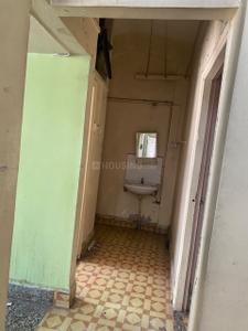 Bathroom Image of 600 Sq.ft 1 BHK Apartment / Flat for rent in Atrey, Kothrud Pune for Rs. 20000