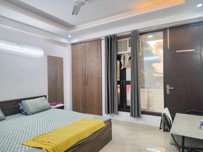 Bedroom Image of 900 Sq.ft 2 BHK Builder Floor for rent in Freedom Fighters Enclave New Delhi for Rs. 39000