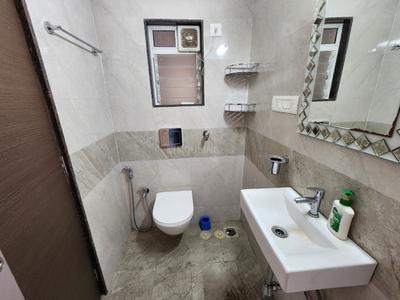Bathroom Image of 780 Sq.ft 2 BHK Apartment / Flat for rent in Veena Serene Residential, Chembur Mumbai for Rs. 58000