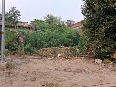 Image of 450 Sq.ft Residential Plot / Land for sale in Sector 105, Noida for Rs. 120000000