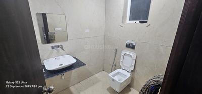 Bathroom Image of 2000 Sq.ft 3 BHK Apartment / Flat for rent in Shankar Nagar Raipur for Rs. 55000