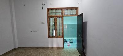 Bedroom Image of 1200 Sq.ft 2 BHK Builder Floor for rent in Gomti Nagar Lucknow for Rs. 16000