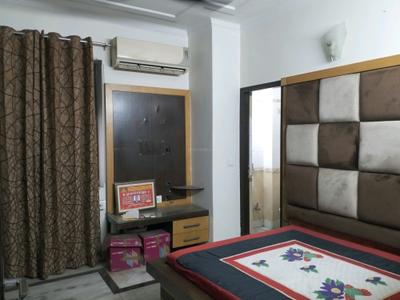 Bedroom Image of 2200 Sq.ft 4 BHK Apartment / Flat for rent in Patparganj New Delhi for Rs. 85000