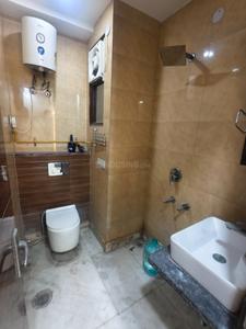 Bathroom Image of 815 Sq.ft 3 BHK Builder Floor for rent in Sector 4 Rohini New Delhi for Rs. 30000