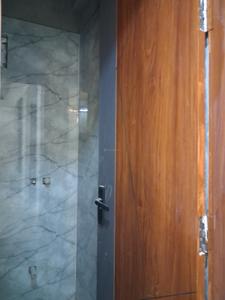 Common Bathroom Image of 1000 Sq.ft 2 BHK Apartment / Flat for sale in Capital Metro Height, Sector 72 Noida for Rs. 3600000