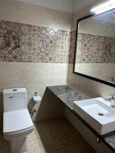 Image of 435 Sq.ft 1 RK Apartment / Flat for rent in Paramount Golfforeste Oak & Pine, Surajpur, Greater Noida for Rs. 15000