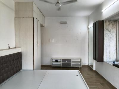 Bedroom Image of 1250 Sq.ft 3 BHK Apartment / Flat for sale in Indiabulls Blu Tower A, Worli Mumbai for Rs. 110000000