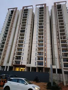 Image of 1350 Sq.ft 2 BHK Apartment / Flat for sale in SMR Vinay Iconia, Serilingampally, Hyderabad for Rs. 13600000