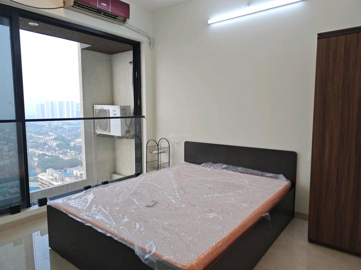 Veena Sentrio Main Image 1