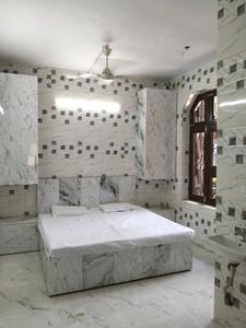 Bedroom Image of 601 Sq.ft 1 BHK Builder Floor for rent in Geeta Colony New Delhi for Rs. 10000