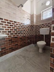 Bathroom Image of 700 Sq.ft 2 BHK Apartment / Flat for sale in Behala Kolkata for Rs. 2300000