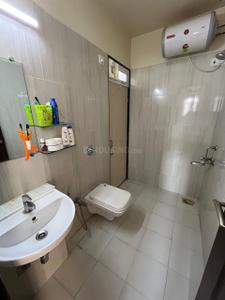 Bathroom Image of 725 Sq.ft 2 BHK Apartment / Flat for rent in Kasarvadavali Thane for Rs. 40000