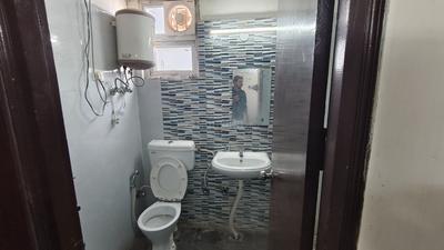 Bathroom Image of 870 Sq.ft 2 BHK Apartment / Flat for sale in Signature Global The Roselia, Sector 95A Gurgaon for Rs. 6500000