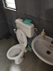 Common Bathroom Image of 2200 Sq.ft 3 BHK Apartment / Flat for rent in Motera Ahmedabad for Rs. 30000