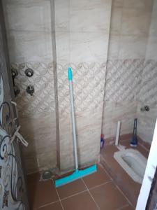 Bathroom Image of Shashi in Dwarka Mor, New Delhi