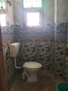 Common Bathroom Image of 450 Sq.ft 1 BHK Builder Floor for sale in New Ashok Nagar New Delhi for Rs. 2850000