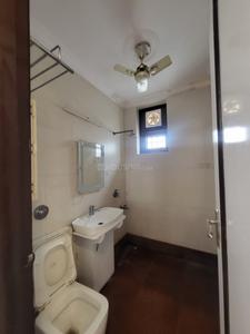 Bathroom Image of 1800 Sq.ft 3 BHK Builder Floor for rent in Naraina New Delhi for Rs. 65000