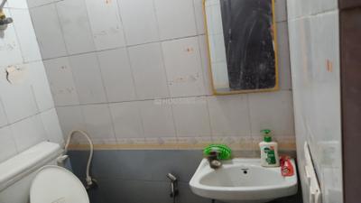 Bathroom Image of 600 Sq.ft 1 BHK Builder Floor for rent in Vaishali Ghaziabad for Rs. 13000