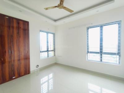 Bedroom Image of 1100 Sq.ft 3 BHK Apartment / Flat for rent in Unimark Lakewood Estate, New Garia Kolkata for Rs. 44000