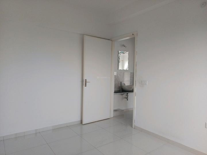 Amanora Gold Towers Main Image 1