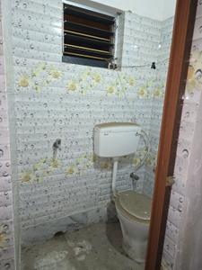 Bathroom Image of 850 Sq.ft 3 BHK Builder Floor for rent in Baghajatin Enclave, Santoshpur Kolkata for Rs. 20000