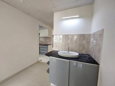 Kitchen Image of 2050 Sq.ft 4 BHK Apartment / Flat for rent in Casagrand Castle, Kolapakkam Chennai for Rs. 66000