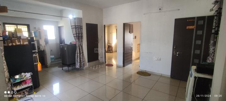 Yogi Flat Main Image 1