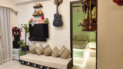 Living Room Image of 750 Sq.ft 2 BHK Apartment / Flat for rent in Crown Lodha Quality Home Tower 2, Thane West Thane for Rs. 50000