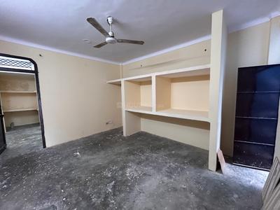 Living Room Image of 550 Sq.ft 1 BHK Builder Floor for rent in Sector 12 Gurgaon for Rs. 18500