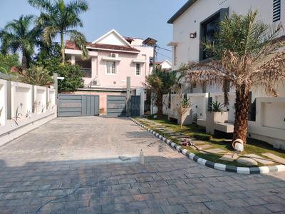 Image of 2650 Sq.ft 4 BHK Independent House for sale in Vyttila, Kochi for Rs. 22500000