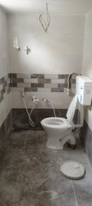 Bathroom Image of 1350 Sq.ft 3 BHK Independent House for rent in Chandkheda Ahmedabad for Rs. 25000
