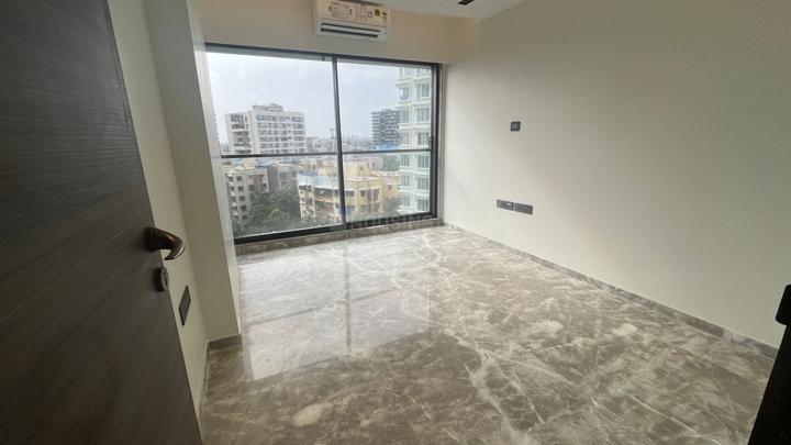 v building 3 Main Image 1