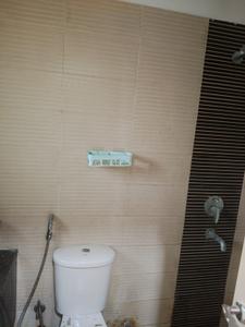 Bathroom Image of 1500 Sq.ft 3 BHK Builder Floor for rent in Ansal Florence Residency, Sector 57 Gurgaon for Rs. 37000