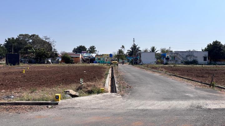 Karamadai Main Image 1