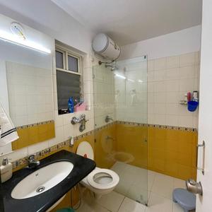 Bathroom Image of 1500 Sq.ft 3 BHK Independent House for rent in Shivaji Nagar Pune for Rs. 80000