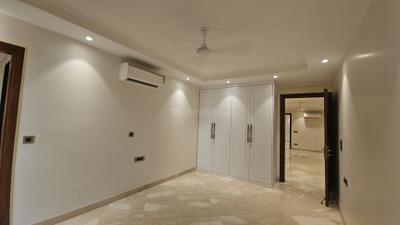 Bedroom Image of 3015 Sq.ft 3 BHK Builder Floor for sale in Green Park Extension New Delhi for Rs. 75000000