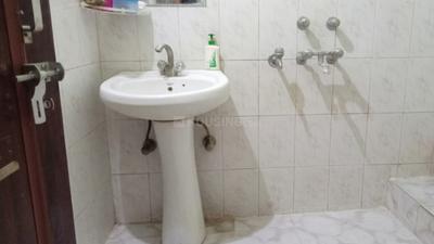 Bathroom Image of 826 Sq.ft 2 BHK Apartment / Flat for sale in Rajajipuram Lucknow for Rs. 3450000