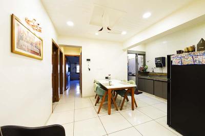 Hall Image of 1811 Sq.ft 3 BHK Apartment / Flat for sale in Bodakdev Ahmedabad for Rs. 17200000