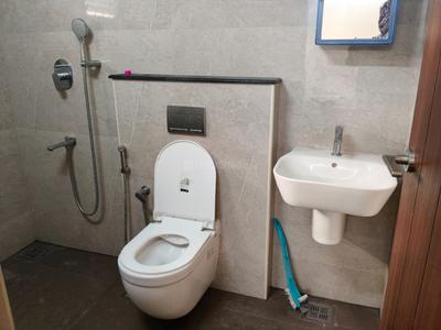 Bathroom Image of 1600 Sq.ft 3 BHK Apartment / Flat for rent in Anna Nagar Chennai for Rs. 65000