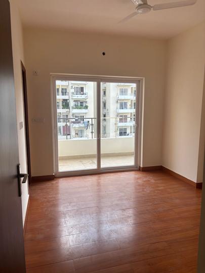 Emenox La Solara Phase 2 Tower A & D Main Image 1