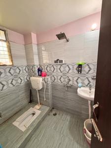 Bathroom Image of 1361 Sq.ft 3 BHK Apartment / Flat for rent in Jai Maa Gayatri Builders Ramgati Residency, Rukanpura Patna for Rs. 20000