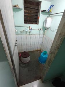Bathroom Image of 400 Sq.ft 1 RK Apartment / Flat for rent in Kalyan West Kalyan for Rs. 8000