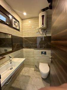 Bathroom Image of 1050 Sq.ft 2 BHK Builder Floor for rent in Raja Garden New Delhi for Rs. 34000
