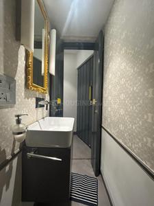 Bathroom Image of 750 Sq.ft 1 BHK Apartment / Flat for rent in Cuffe Parade Mumbai for Rs. 150000
