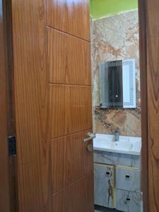 Common Bathroom Image of 950 Sq.ft 2 BHK Apartment / Flat for sale in Skyline Dev Infra, Sector 49 Noida for Rs. 4500000