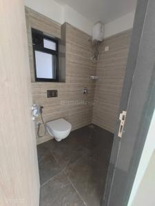 Bathroom Image of 1100 Sq.ft 3 BHK Apartment / Flat for sale in Sarthak Amrut Tara, Andheri West Mumbai for Rs. 36000000